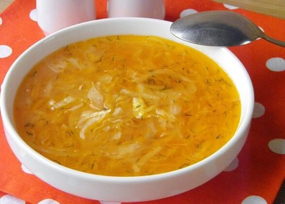 Sup kubis adalah pada menu untuk semua orang yang ingin menurunkan berat badan terima kasih kepada sauerkraut