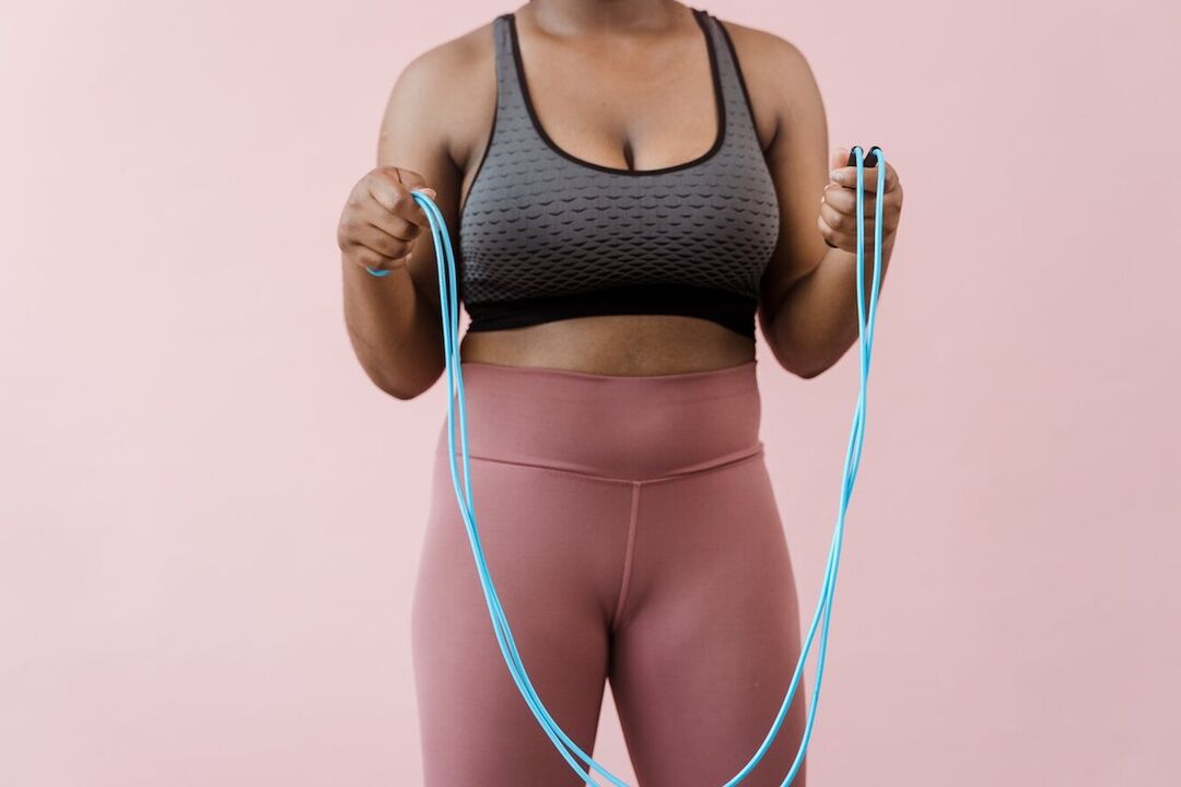 Lompat tali ialah senaman kardio yang boleh membantu anda menurunkan berat badan di kawasan perut