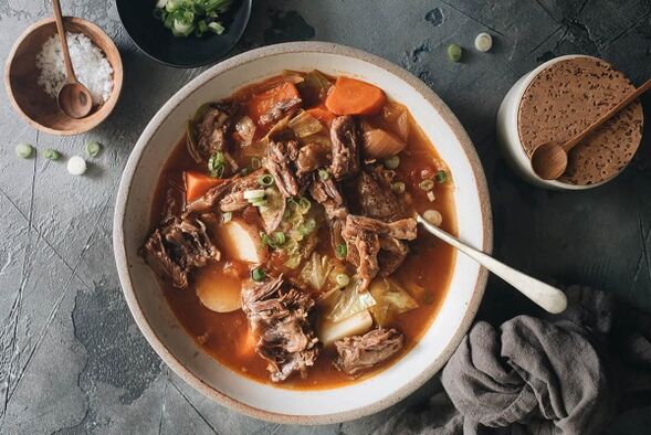 Sup berasaskan daging tanpa lemak untuk menu pankreatitis pankreas